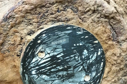 Sạt lở bờ sông, phát hiện quả bom nặng gần 200kg