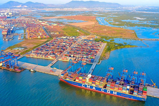 Kiến nghị điều chỉnh phí hạ tầng cảng biển: 'Cú hích' mới cho 2 cảng phía Nam của Gemadept (GMD)?