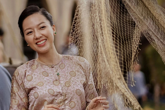 Nữ diễn viên 'Đất rừng phương Nam' được bạn trai doanh nhân cầu hôn