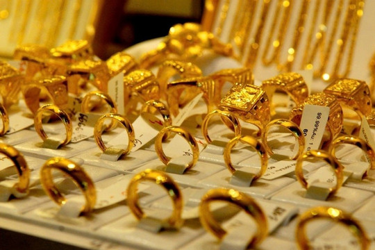 Giá vàng SJC thị trường tự do 'bốc đầu' lên 170 triệu đồng/lượng