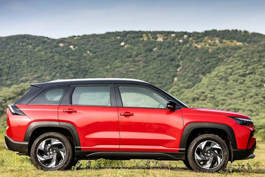 Suzuki ‘chơi nước cờ hiểm’ khi ra mắt mẫu SUV giá chỉ 300 triệu: Đẹp hơn Xforce, an toàn 5 sao, xăng ăn như ngửi, có 25.000 người đã ‘chốt’