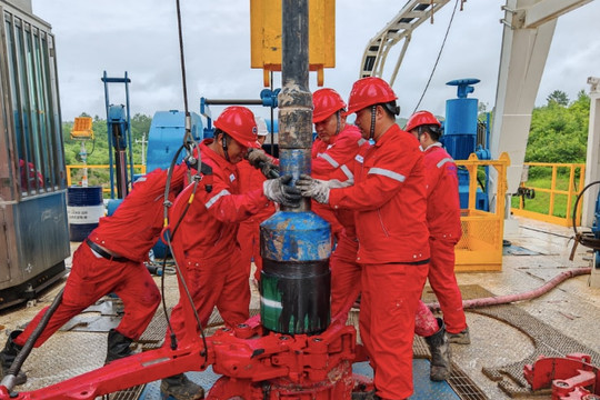 Quốc gia hàng xóm của Việt Nam phát hiện ‘túi mù’ bí ẩn sâu hơn 10.000m dưới lòng đất