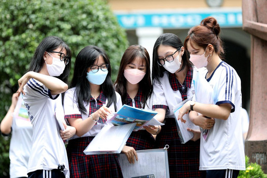 Bộ GD&ĐT dự kiến bỏ in phôi bằng tốt nghiệp, sinh viên ra trường 5 ngày là có bằng