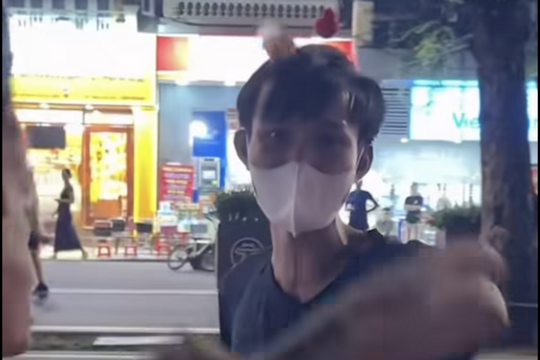 Công an truy tìm người đàn ông bán hàng rong tại khu vực hồ Gươm