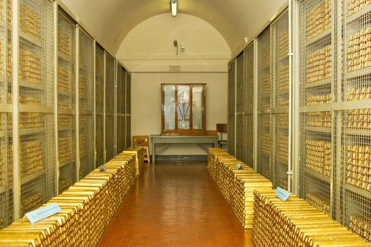 Quốc gia châu Âu trụ vững giữa khủng hoảng nợ công nhờ 'kho báu' hơn 2.400 tấn vàng lớn thứ 3 toàn cầu