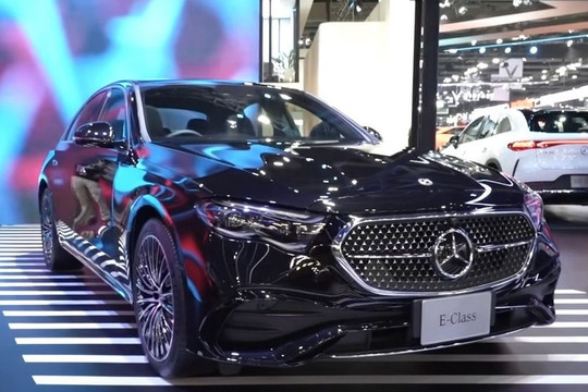 Lắp ráp ở Việt Nam, giá hơn BMW 5-Series và Lexus ES: Mercedes E-Class 2025 có đang 'chảnh' quá mức?