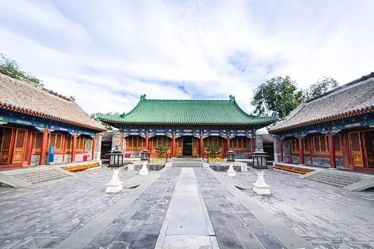 Choáng ngợp căn biệt phủ của 'đại gia' nổi tiếng chứa nhiều gỗ quý, một cây cột cũng hơn 9.000 tỷ đồng