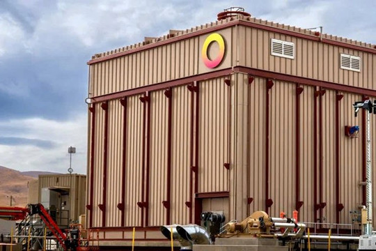 Vận hành hệ thống pin nhiệt công nghiệp lớn nhất thế giới: Công suất 100MWh tạo nhiệt độ hơn 1.000°C, hoạt động hoàn toàn bằng năng lượng mặt trời