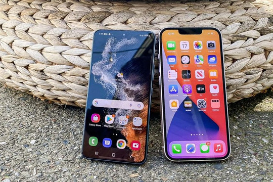 Mỗi người dùng iPhone và Samsung sắp nhận được 600.000 đồng tiền bồi thường