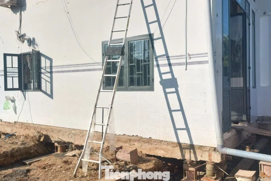 ‘Thần đèn’ đưa căn nhà xây nhầm trên đất người khác về đúng vị trí