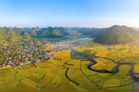 2 làng cổ ở vùng núi phía Bắc Việt Nam được vinh danh nơi du lịch tốt nhất thế giới 2025