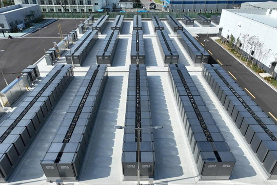 Cổ phiếu bất ngờ tăng 1.000% chỉ sau ‘một đêm ChatGPT’