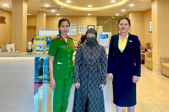 Bà N. quen 'chủ tịch tập đoàn' qua Zalo, đến Ngân hàng Nam Á chuyển khoản 300 triệu thì bị công an mời làm việc