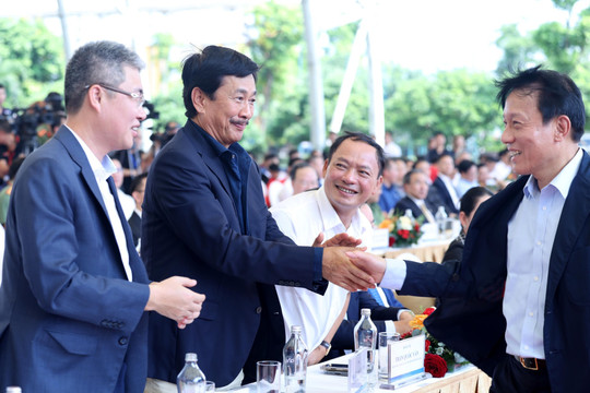 NVL: Hàng chục triệu cổ phiếu được hấp thụ giá sàn ngay đầu phiên 20/10