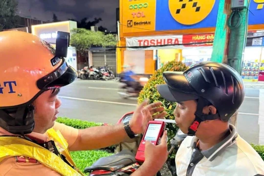 Sau 10 ngày ra quân kiểm tra nồng độ cồn, hơn 17.000 trường hợp bị xử lý