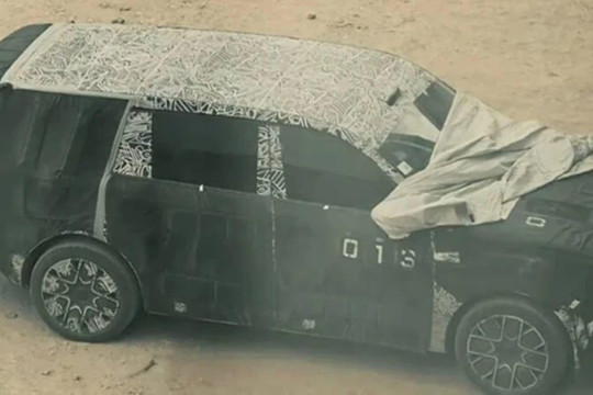 Mẫu SUV hoàn toàn mới của Xiaomi bị bắt gặp chạy thử trên cung đường hiểm trở nhất Tân Cương: Pin 80 kWh, tầm điện thuần 400 km, hé lộ động cơ hybrid mới ra mắt trong 2026