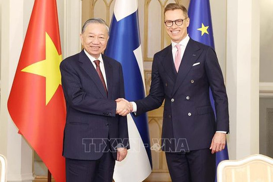 Tổng Bí thư Tô Lâm và Tổng thống Phần Lan chứng kiến Lễ ký kết các văn kiện hợp tác