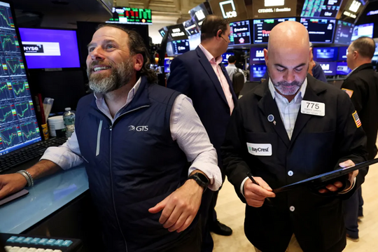 Kết phiên 20/10: Cổ phiếu Apple bứt phá, Dow Jones tăng hơn 500 điểm