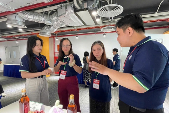 Sinh viên Trà Vinh làm nước mắm từ thứ nông sản dư thừa tại quê nhà, nhà đầu tư thấy lời vội rót vốn 1,3 tỷ đồng