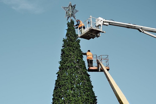 VN-Index rút đỉnh 160 điểm, một cổ phiếu tạo mô hình cây thông