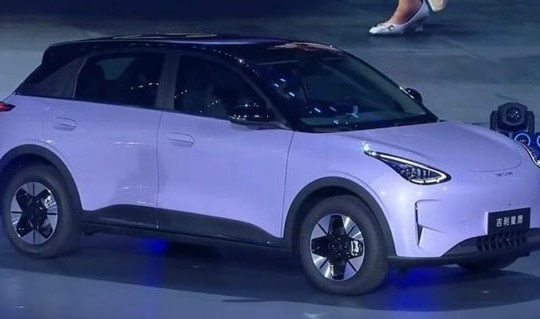 Mẫu hatchback điện cỡ nhỏ ‘chào sân’ với giá 230 triệu, 6 túi khí an toàn, công nghệ pin làm mát bằng chất lỏng dễ ‘hạ gục’ Hyundai i10