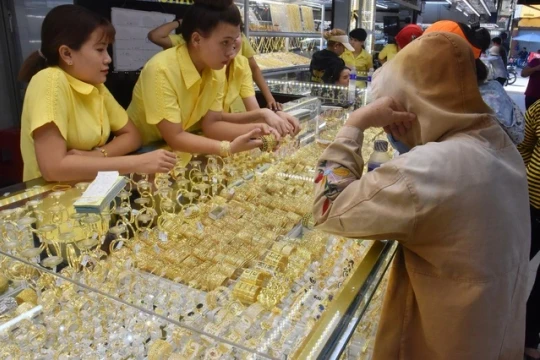 Giá vàng được dự báo có thể lên 10.000 USD/ounce, Đại biểu Quốc hội kiến nghị 'nóng'