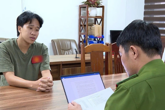 Tạm giữ hình sự chủ kênh ‘Hà và Việt Nam’