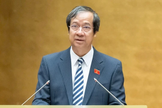 Nóng: Đề xuất dùng chung một bộ sách giáo khoa toàn quốc, bỏ cấp bằng tốt nghiệp THCS