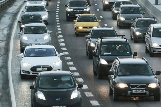 Lộ diện quốc gia đầu tiên trên thế giới sử dụng 100% xe điện, tăng mạnh đánh thuế xe xăng