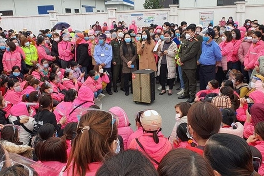 Hơn 2.200 lao động ‘khóc ròng’ vì BHXH, nhiều người bị chậm đóng tới 135 tháng