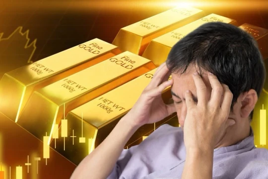 Giá vàng 'nhảy múa' không ngừng, người mua lỗ hay lãi?