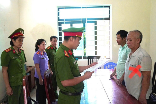 Khởi tố, bắt tạm giam chủ lò mổ Phan Văn Phòng