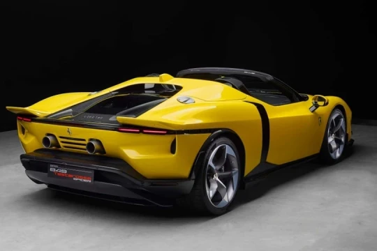 CEO Ferrari tiết lộ lý do khách hàng phải chờ tới 2 năm mới được nhận xe