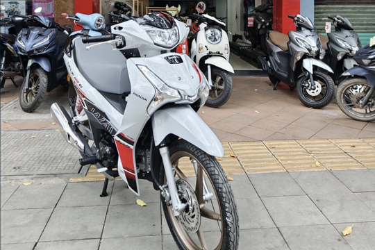 Honda Wave 125 nhập Thái cực đẹp bất ngờ về đại lý Việt: Xịn hơn Future, siêu tiết kiệm xăng 1,46L/100km