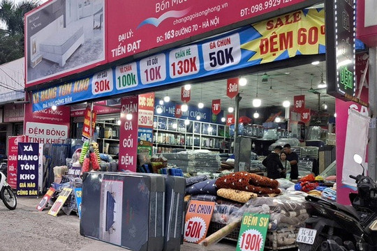 Chớm lạnh đầu mùa, thị trường chăn ga gối đệm Hà Nội bắt đầu 'nóng' trở lại