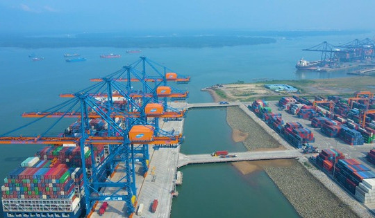 Cảng biển nước sâu lớn nhất Việt Nam đứng vững trong TOP có hiệu suất cao nhất thế giới