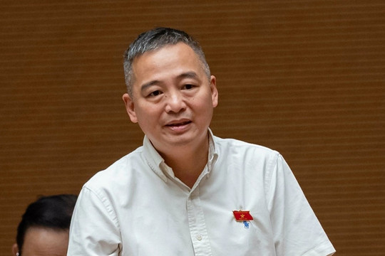 ĐBQH đề xuất trả lương từ ngân sách và miễn học phí cho bác sĩ nội trú