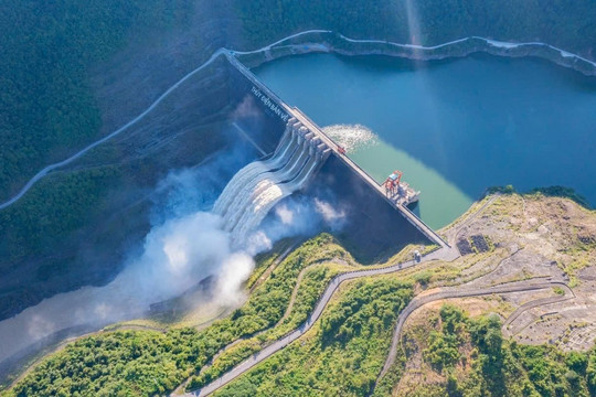 Tập đoàn Nhật Bản hơn 83.000 nhân viên nhảy vào lĩnh vực mới, mua 49% cổ phần một cụm thủy điện tại Việt Nam