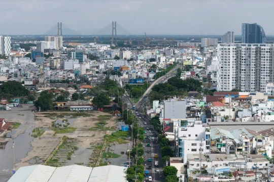 Nghiên cứu mở rộng đường Nguyễn Tất Thành, xóa điểm đen ùn tắc