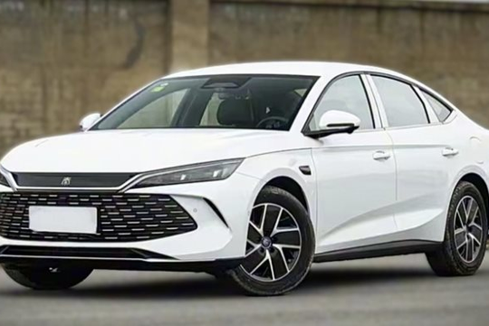 BYD trình làng sedan hybrid thế hệ mới ăn xăng chỉ 2,29L/100km, giá khởi điểm hơn 300 triệu đồng