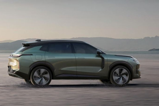 Lynk & Co 08 EM-P chính thức ra mắt: Công nghệ Super Hybrid từng xác lập kỷ lục Guinness 1.813 km chỉ với một lần sạc và đổ đầy nhiên liệu