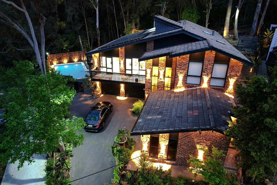 Biệt thự 1.000m² của 'Quán quân Olympia giàu nhất': Sở hữu bể bơi riêng, được ví như 'thiên đường nghỉ dưỡng'