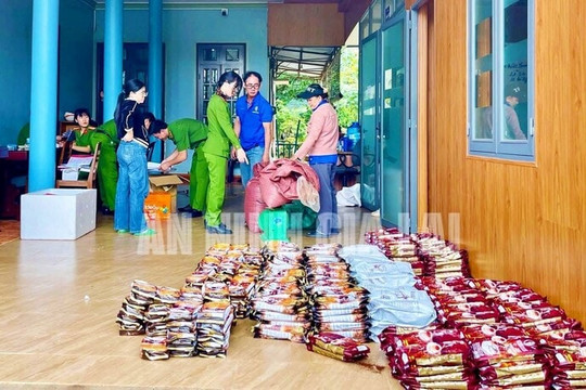 Phát hiện hơn 4 tấn nguyên liệu nghi làm cà phê giả, tạm giữ giám đốc công ty ở Gia Lai