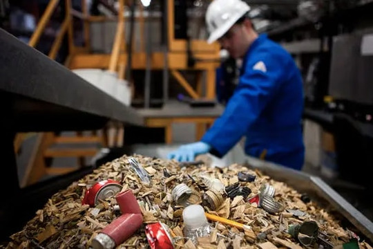 Đột phá: Cựu chuyên gia NASA biến nhôm phế liệu thành năng lượng thay xăng dầu, hiệu suất gấp 8 lần hydrogen