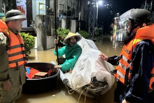 Rốn lũ ở Đà Nẵng ngập hơn một mét