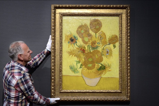 Màu vàng lộng lẫy trong tranh Van Gogh và sự thật rợn người phía sau