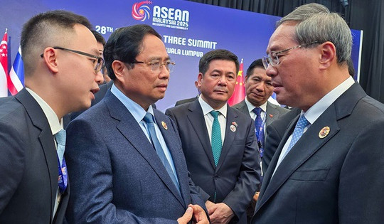 Gặp gỡ lãnh đạo Trung Quốc, Thủ tướng Phạm Minh Chính đề nghị hợp tác xây dựng tổ hợp công nghiệp đường sắt