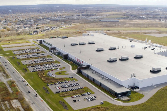 Chưa từng có trong lịch sử: Chạy theo cơn sốt AI, hơn 1.300 tập đoàn công nghệ ‘còng lưng’ gánh nợ