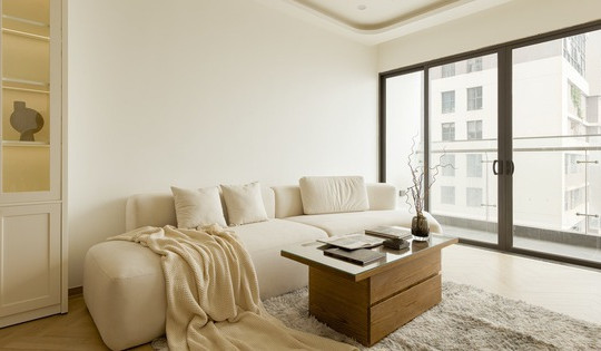 Farmhouse pha Wabi Sabi: Cách một gia đình trẻ biến căn hộ thành ‘khu vườn của bình yên’