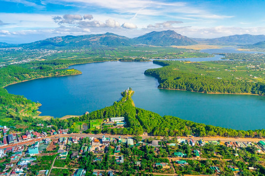 Sắp có đấu thầu chọn nhà đầu tư loạt dự án sân golf, nghỉ dưỡng, thủy điện quy mô rất lớn